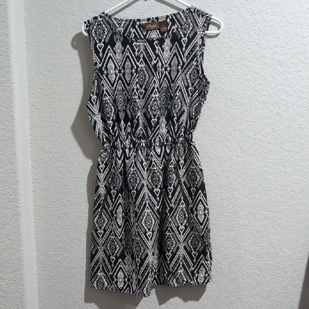 Speed Control Black and White Sleeveless Sundress